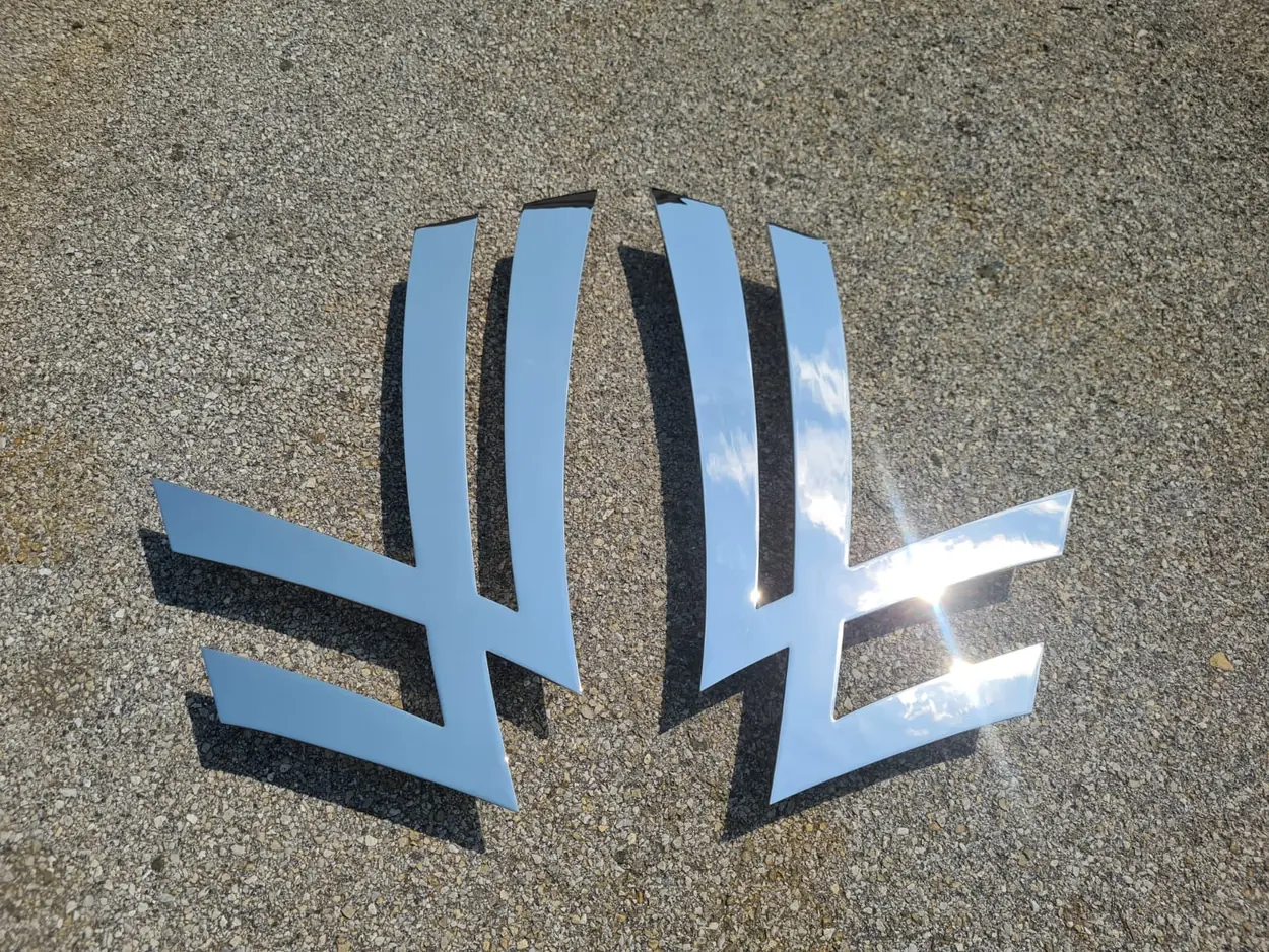 Quattroelle superyacht emblem restoration — 4