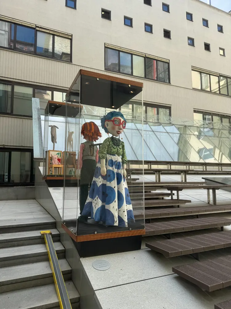 Razstavne vitrine — 1